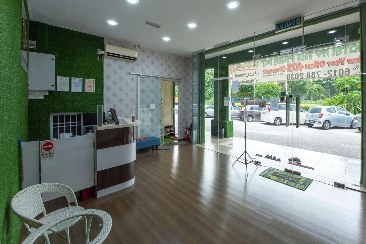 Oyo 90231 Hotel By The Park Plt Johor Bahru Esterno foto