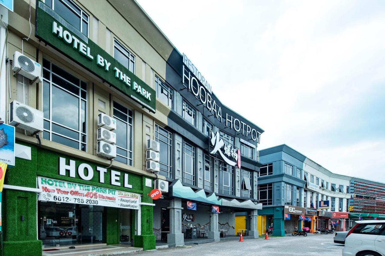 Oyo 90231 Hotel By The Park Plt Johor Bahru Esterno foto