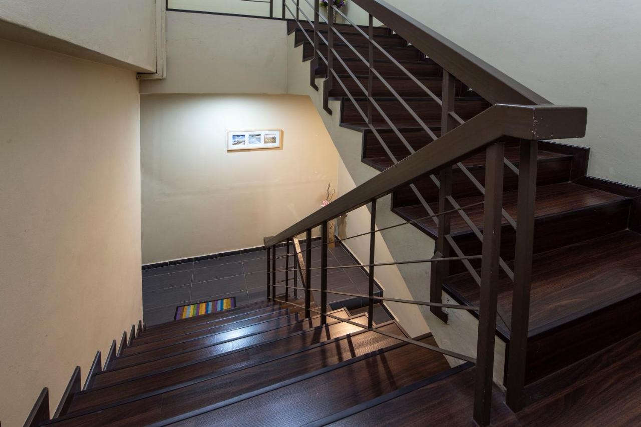 Oyo 90231 Hotel By The Park Plt Johor Bahru Esterno foto